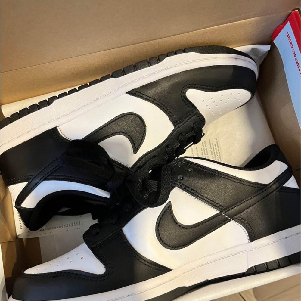 Nike panda dunks